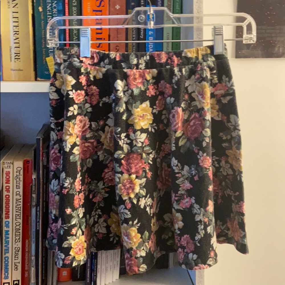 🔥3 FOR $10🔥 Floral 💐 Forever 21 Skater Skirt